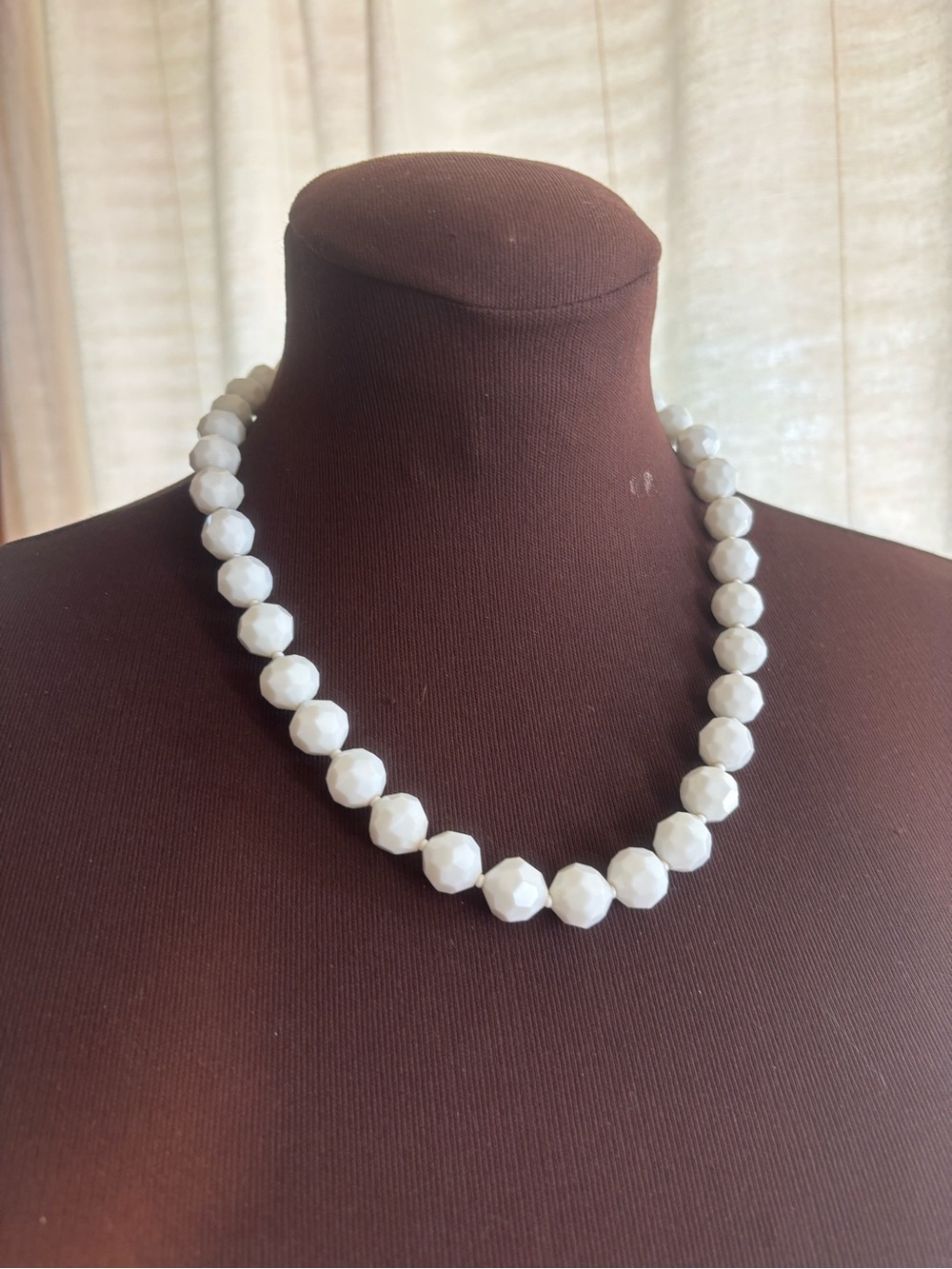 Retro Castle Cliff Milk Glass Beaded Necklace